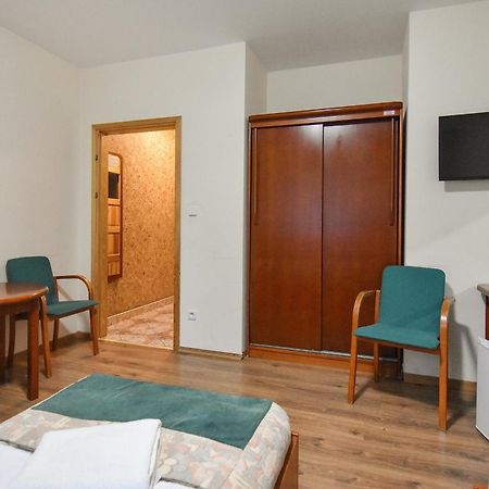 Lesny Osrodek Szkoleniowy W Puszczykowie Puszczykowo Exterior photo