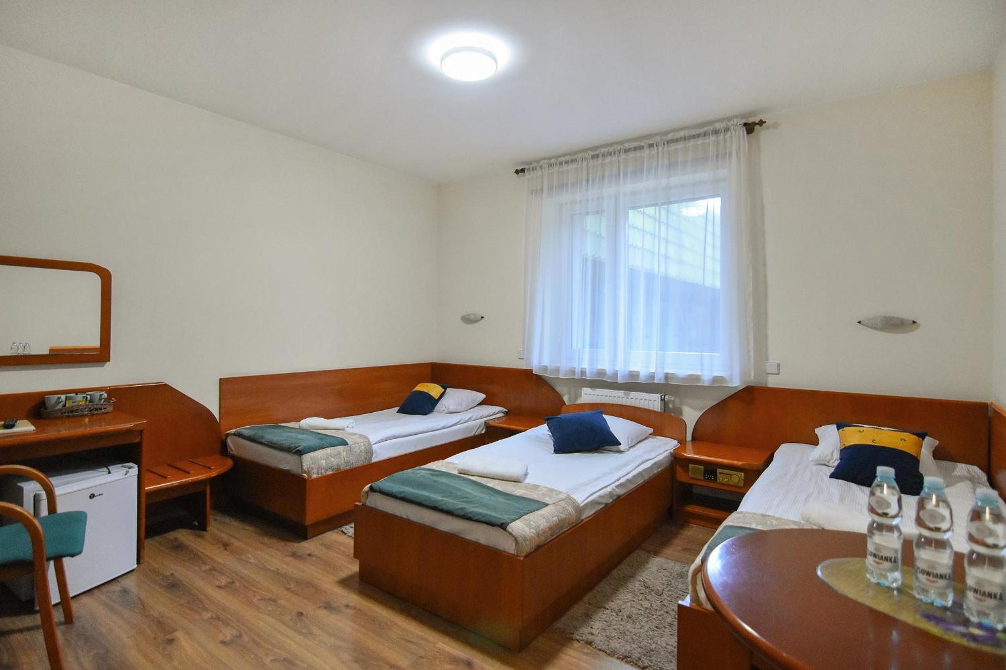Lesny Osrodek Szkoleniowy W Puszczykowie Puszczykowo Exterior photo