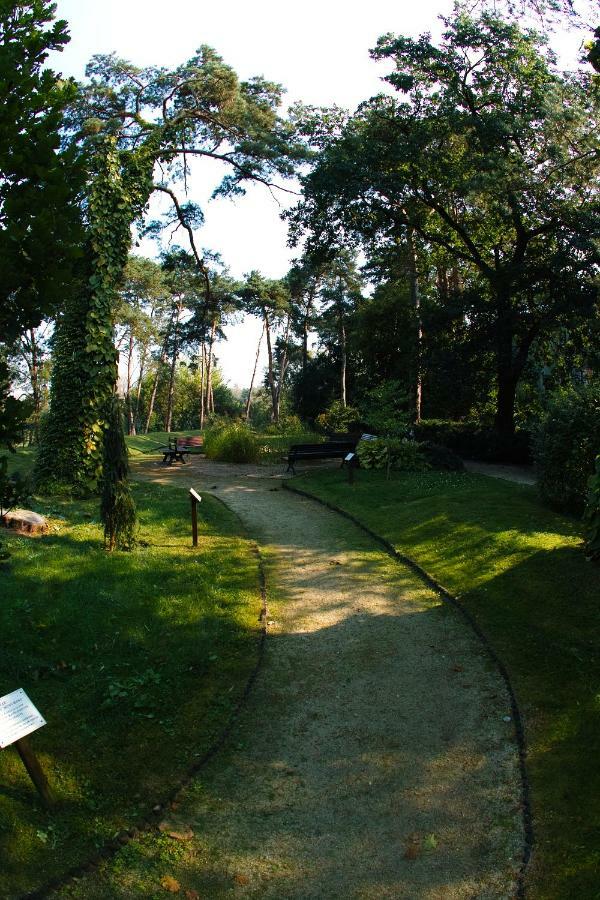 Lesny Osrodek Szkoleniowy W Puszczykowie Puszczykowo Exterior photo